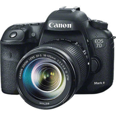 Canon EOS 7D Mark II with 18-135mm STM Kit